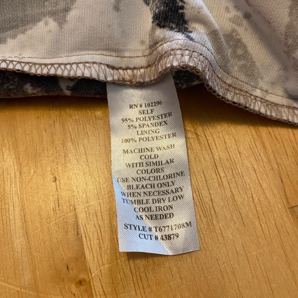 Connected Apparel Cap Sleeve Mock Wrap Dress gray leaf - Picture 5 of 16